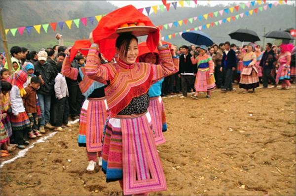 Lên Tây Bắc uống trà Shan Tuyết, ăn miếng thịt trâu khô